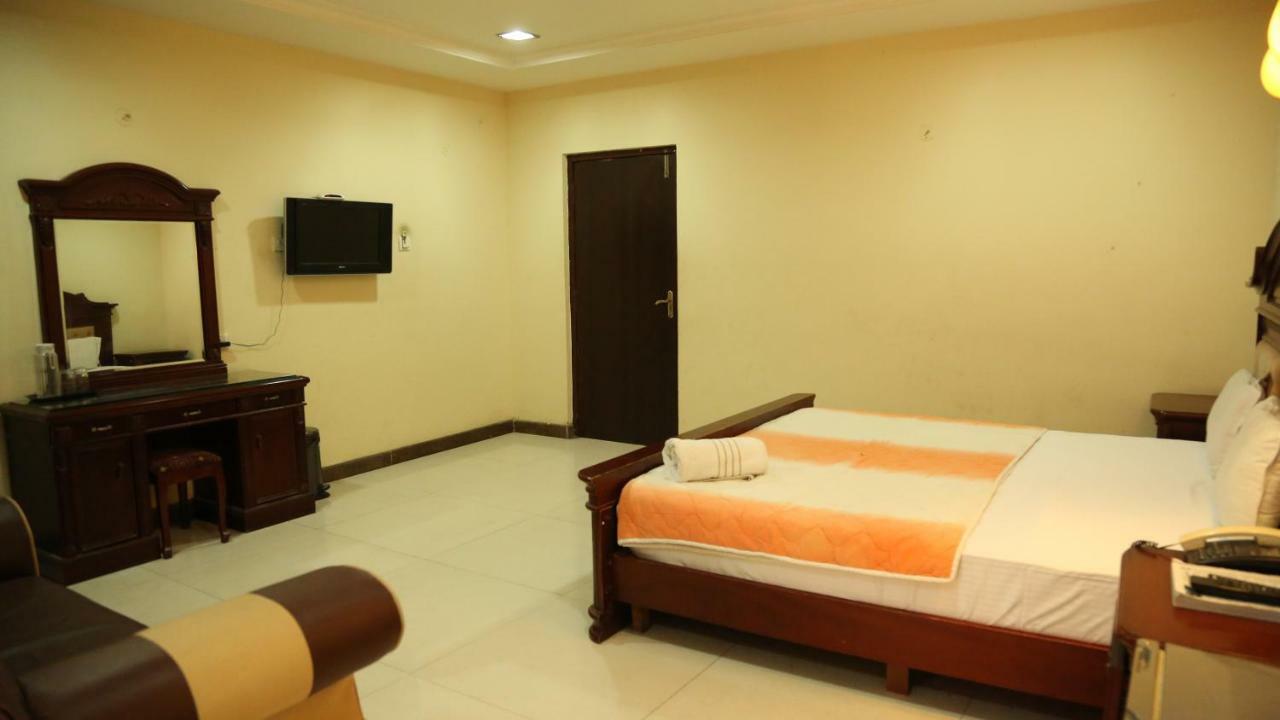 Sriannamalaiyar Residency Hotel Vellore Kültér fotó